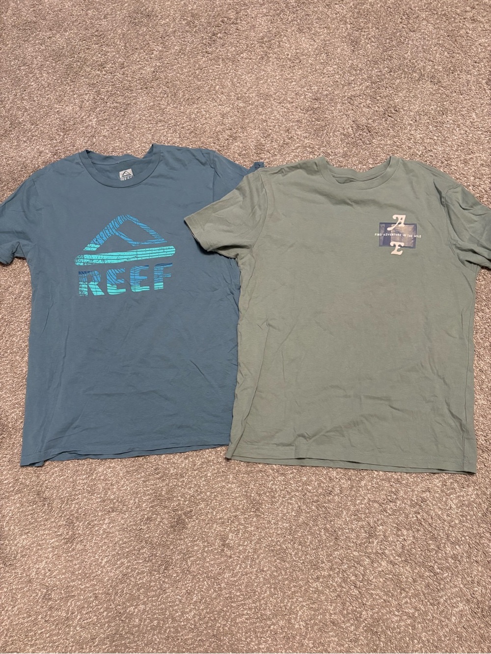 Men's Reef and American Eagle Logo T-shirt Bundle
